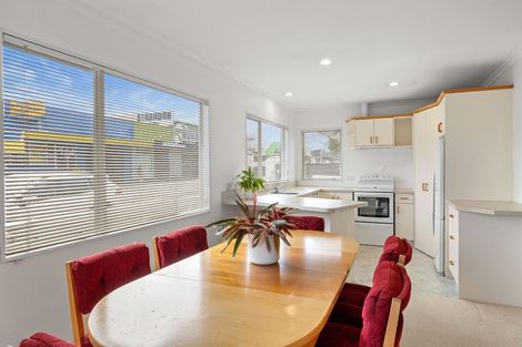 Photo of property in 1 Strandon Place, Strandon, New Plymouth, 4312
