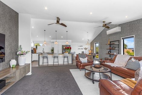 Photo of property in 19 Abbotts Place, Avonhead, Christchurch, 8042