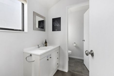 Photo of property in 5 Shastri Terrace, Khandallah, Wellington, 6035