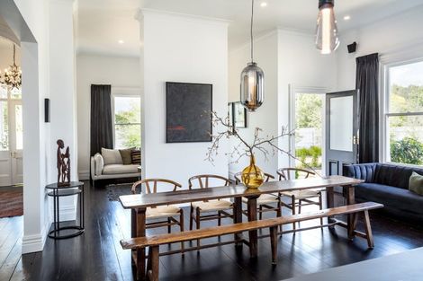 Photo of property in 250 Main Street, Greytown, 5712