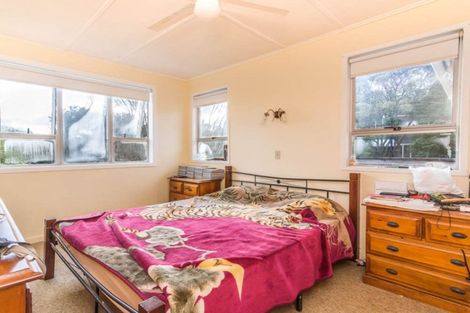 Photo of property in 1 Earl Road, Titirangi, Auckland, 0604