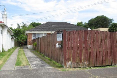 Photo of property in 2/10 Waterfront Road, Mangere Bridge, Auckland, 2022