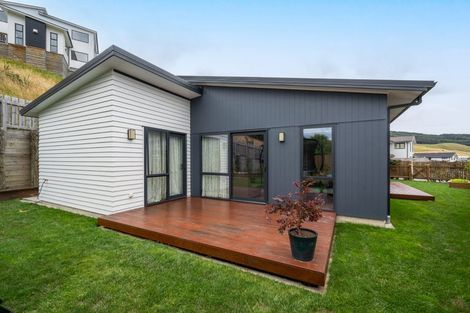 Photo of property in 18 Hattersley Grove, Churton Park, Wellington, 6037