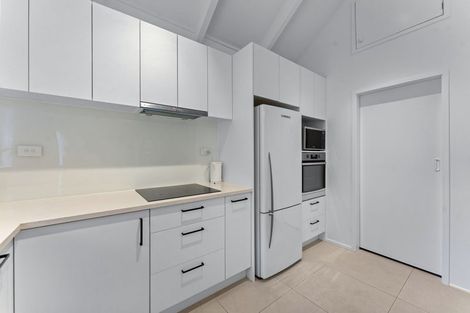 Photo of property in 2/1 Trelawny Place, Hillcrest, Auckland, 0627