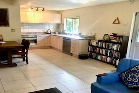 Photo of property in 4a/3 Corrella Road, Belmont, Auckland, 0622