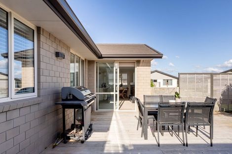 Photo of property in Waterview Estate, 79/4 Greystone Place, Omokoroa, 3114