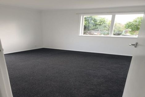 Photo of property in 5 Lendic Avenue, Henderson, Auckland, 0612