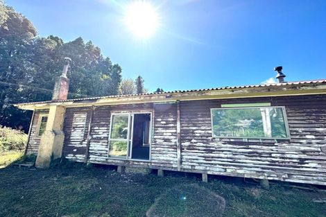 Photo of property in 17 Tongaporutu Road, Ohura, 3926