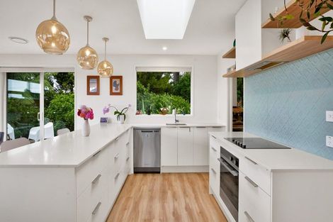 Photo of property in 16 Atutahi Street, Hurdon, New Plymouth, 4310