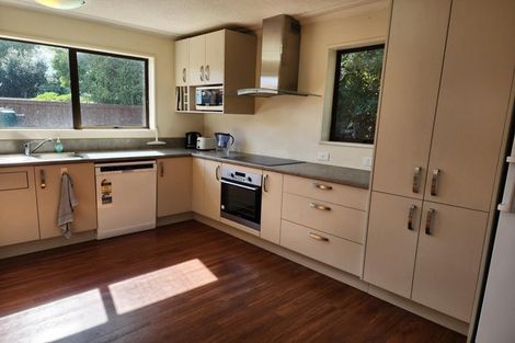 Photo of property in 12 Gatonby Place, Avonhead, Christchurch, 8042