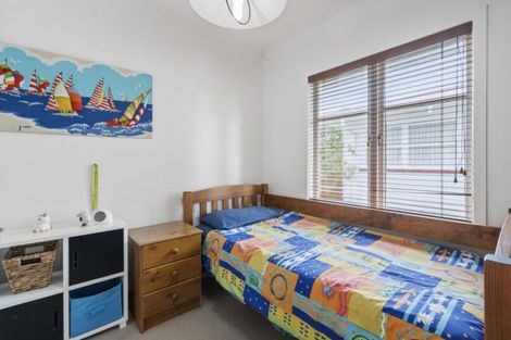 Photo of property in 32 Stanaway Street, Hillcrest, Auckland, 0627