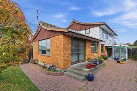 Photo of property in 2/1 Karnak Crescent, Russley, Christchurch, 8042