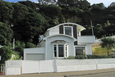 Photo of property in 489 Karaka Bay Road, Karaka Bays, Wellington, 6022