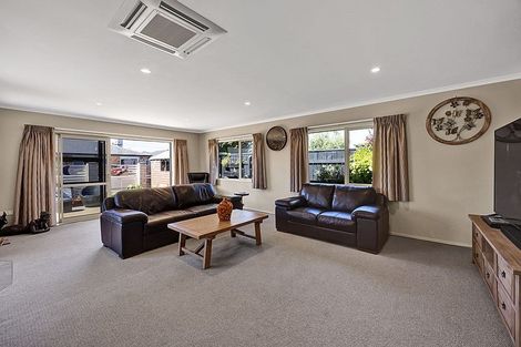 Photo of property in 24 Princes Street, Hawera, 4610