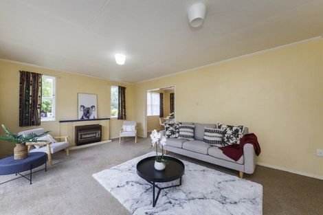 Photo of property in 73 Ruamahanga Crescent, Terrace End, Palmerston North, 4410