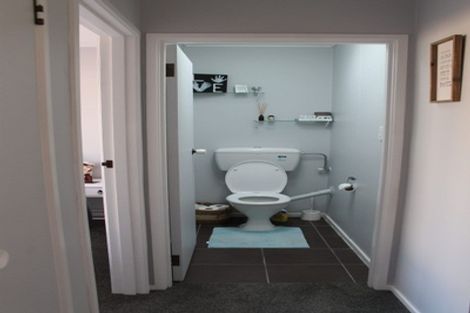 Photo of property in 3/700 Duke Street, Mahora, Hastings, 4120