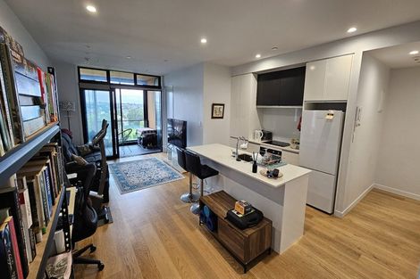 Photo of property in Frank Sargeson Apts, 204/74 Anzac Street, Takapuna, Auckland, 0622