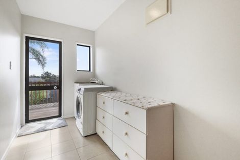 Photo of property in 181 Carlisle Road, Northcross, Auckland, 0632