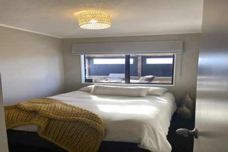 Photo of property in 12 Millen Place, Clarks Beach, 2122