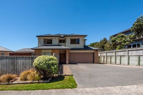 Photo of property in 43 Erlestoke Crescent, Churton Park, Wellington, 6037