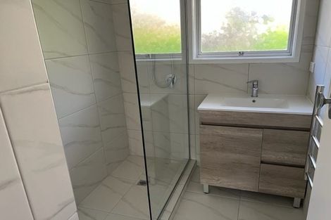 Photo of property in 53 Onewa Road, Northcote, Auckland, 0627