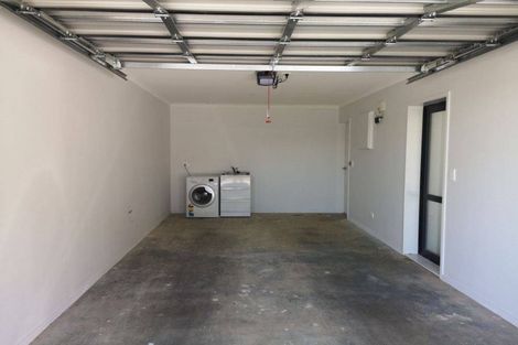 Photo of property in 2u1 Scotland Place, Hillcrest, Hamilton, 3216