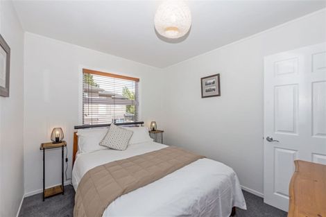 Photo of property in 31 Oteha Valley Road, Northcross, Auckland, 0632