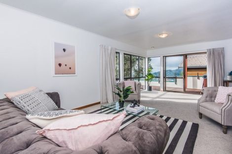 Photo of property in 13 Ramphal Terrace, Khandallah, Wellington, 6035