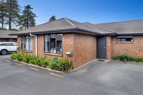 Photo of property in 108u4 Old Farm Road, Hamilton East, Hamilton, 3216