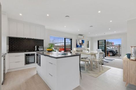 Photo of property in 53 Periko Way, Takanini, 2112