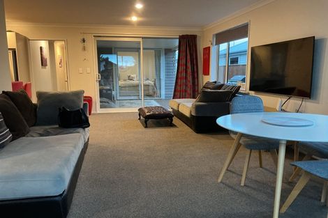 Photo of property in 11 Pounamu Place, Pegasus, 7612