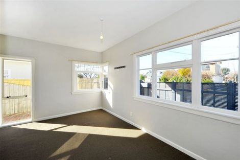 Photo of property in 12 Manning Place, Woolston, Christchurch, 8023