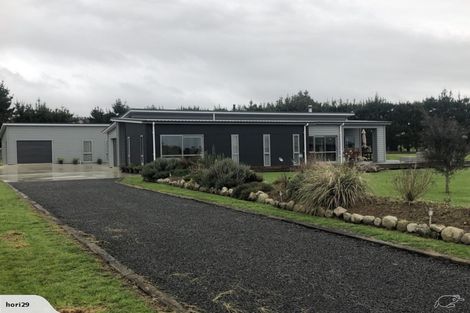Photo of property in 100 Pohutukawa Drive, Levin, 5571