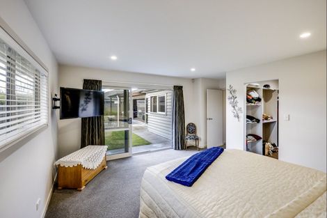 Photo of property in 10 Ohau Place, Poraiti, Napier, 4112