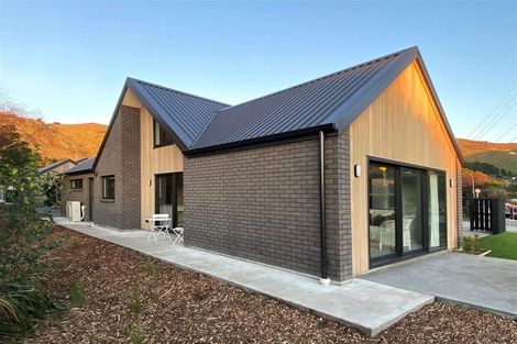 Photo of property in 1/11 Truscotts Road, Heathcote Valley, Christchurch, 8022