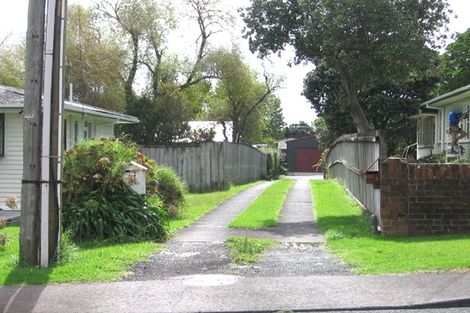 Photo of property in 111 Taikata Road, Te Atatu Peninsula, Auckland, 0610