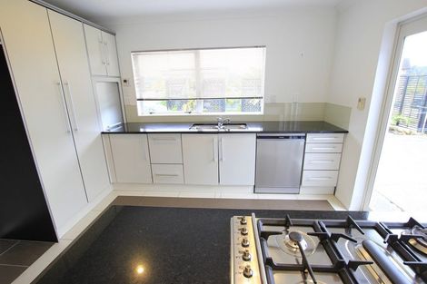 Photo of property in 15 Newbury Place, Schnapper Rock, Auckland, 0632