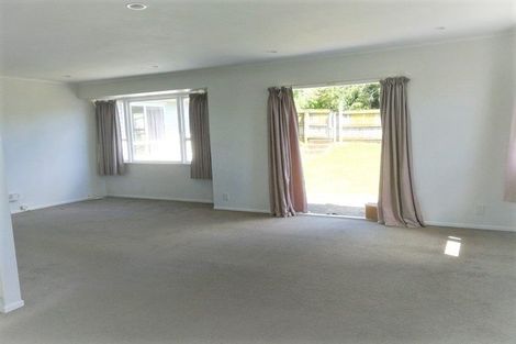 Photo of property in 2/3 Bruce Road, Glenfield, Auckland, 0629