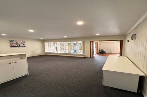 Photo of property in 33 Acacia Avenue, Upper Riccarton, Christchurch, 8041