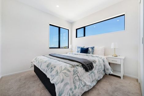 Photo of property in 7/90 Picasso Drive, West Harbour, Auckland, 0618