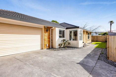 Photo of property in 1 Manse Street, Hawera, 4610