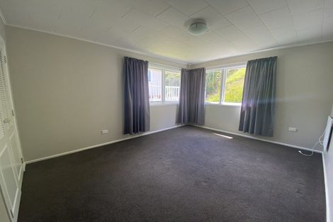 Photo of property in 11 Middlesex Place, Northland, Wellington, 6012