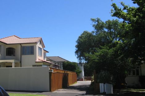 Photo of property in 2/7 Pierce Road, Milford, Auckland, 0620