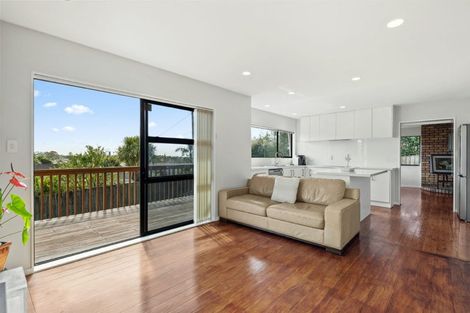 Photo of property in 181 Carlisle Road, Northcross, Auckland, 0632