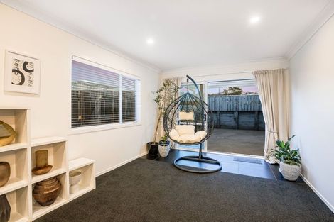 Photo of property in 21 Tasman Close, Aotea, Porirua, 5024