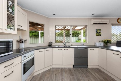 Photo of property in 11b Cheval Place, Taradale, Napier, 4112