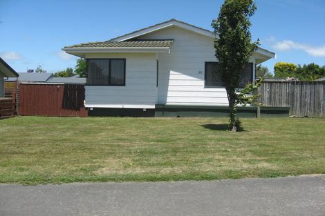 Photo of property in 16 Giesen Road, Feilding, 4702