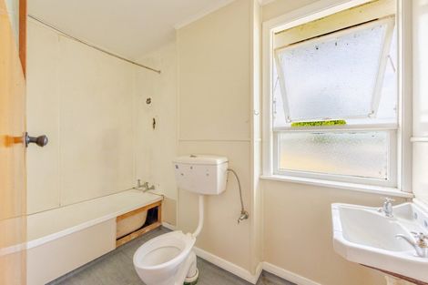 Photo of property in 804-806 Takapu Place, Camberley, Hastings, 4120