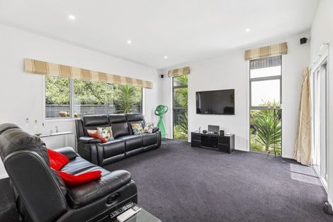 Photo of property in 5 Linacre Way, Tawa, Wellington, 5028