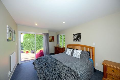 Photo of property in 2/11 Belleview Terrace, Mount Pleasant, Christchurch, 8081